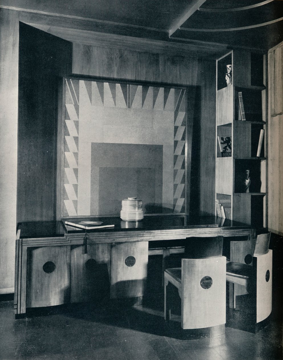 Konferenciaasztal és székek egy privát irodába. Tervezte: Joseph Sinel, 1930 alkotó: Unbekannt