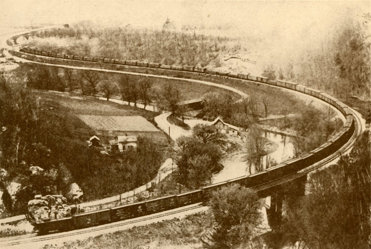 Óriási áruvonat ötvennégy furgonból, egy motorral vonva, Chicago and North West Railway, 193 alkotó: Unbekannt