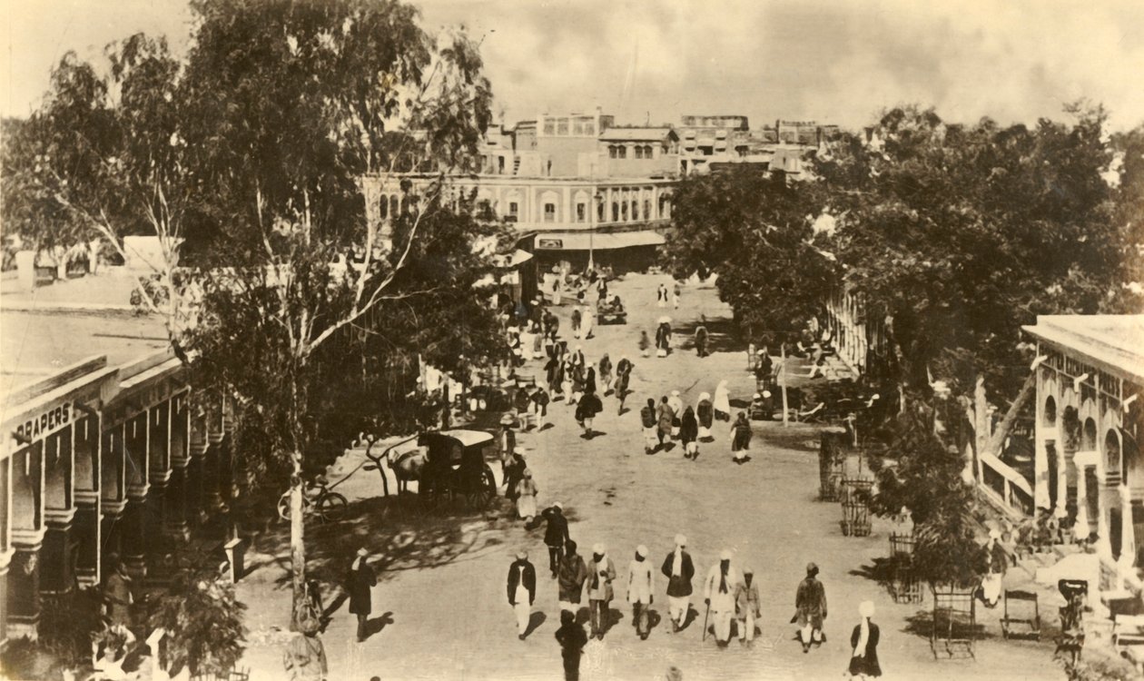 A Sadar Bazar egy része, Rawalpindi – a Massy Gate-ből, c1918-c1939. alkotó: Unbekannt