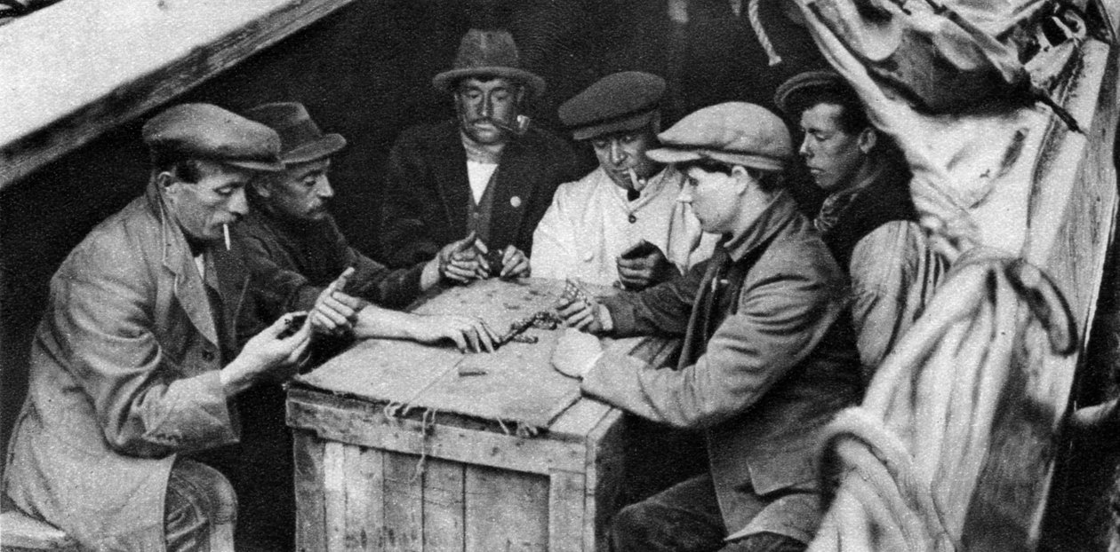 Egy bárka és társai dominózik egy csatornahajó rakterében, 1926-1927 alkotó: Unbekannt
