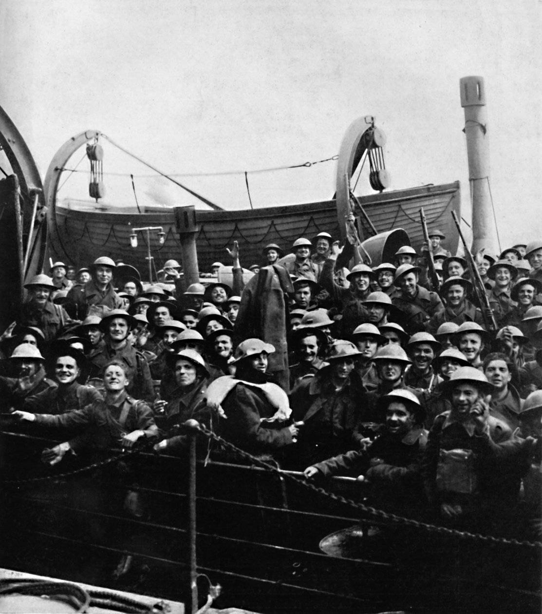 Dunkerque-ből megmentett katonák csónakja, 1940, 1945 alkotó: Unbekannt
