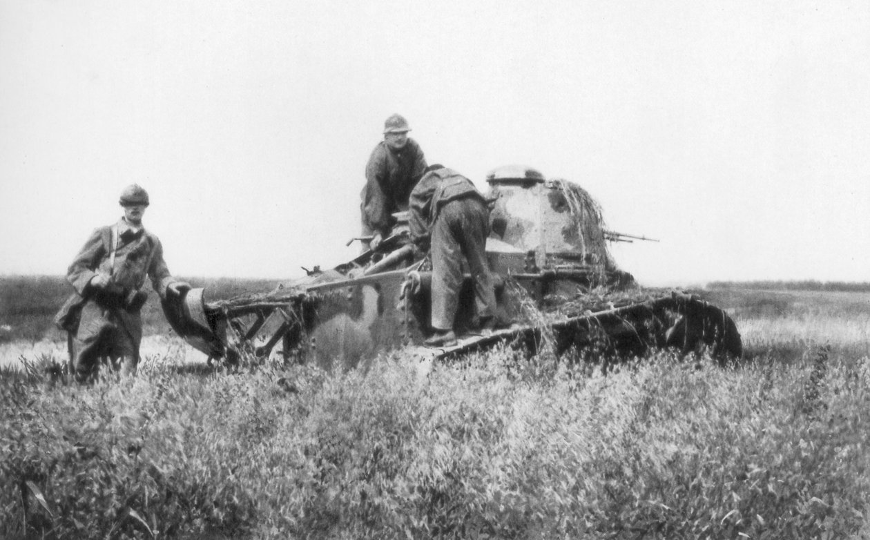 Egy leromlott francia könnyű harckocsi, Villers-Cotterets, Aisne, Franciaország, 1918 alkotó: Unbekannt