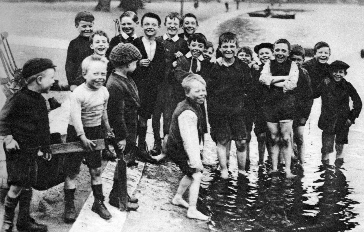 Egy csapat nyári evezős a Serpentine-ben, Londonban, 1926-1927 alkotó: Unbekannt