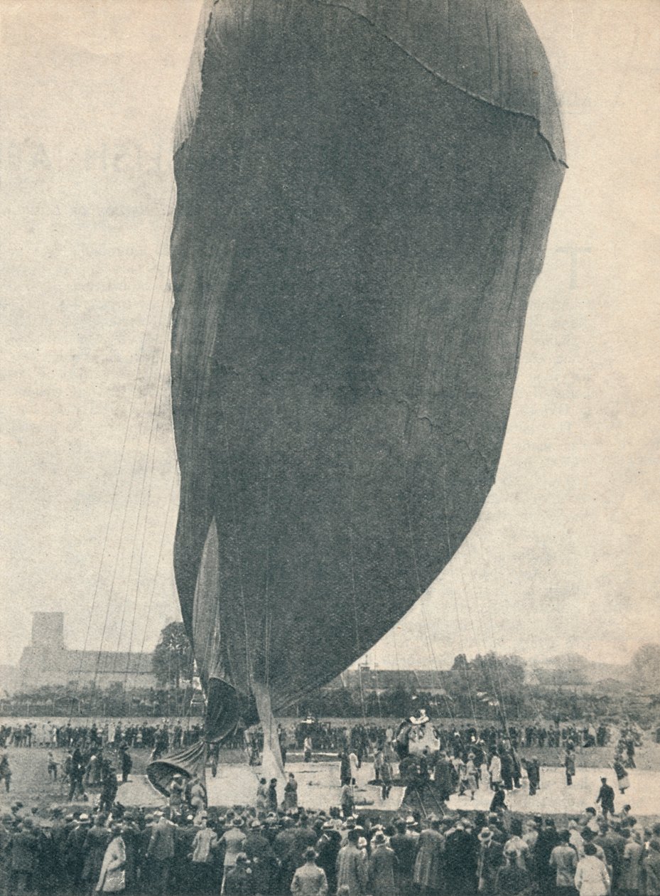 Hatalmas léggömb kellett Piccards professzor feljutásához, c1936 c1937 alkotó: Unbekannt
