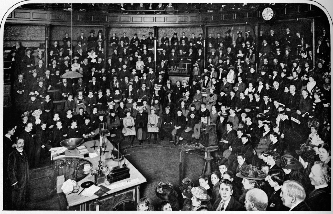 Előadás a londoni Királyi Intézetben, 1903 1903 alkotó: Unbekannt