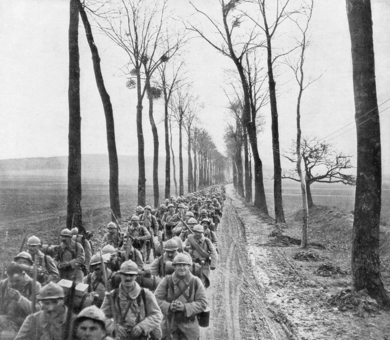 Francia gyalogezred a frontra, Franciaország, 1918. március 30 alkotó: Unbekannt