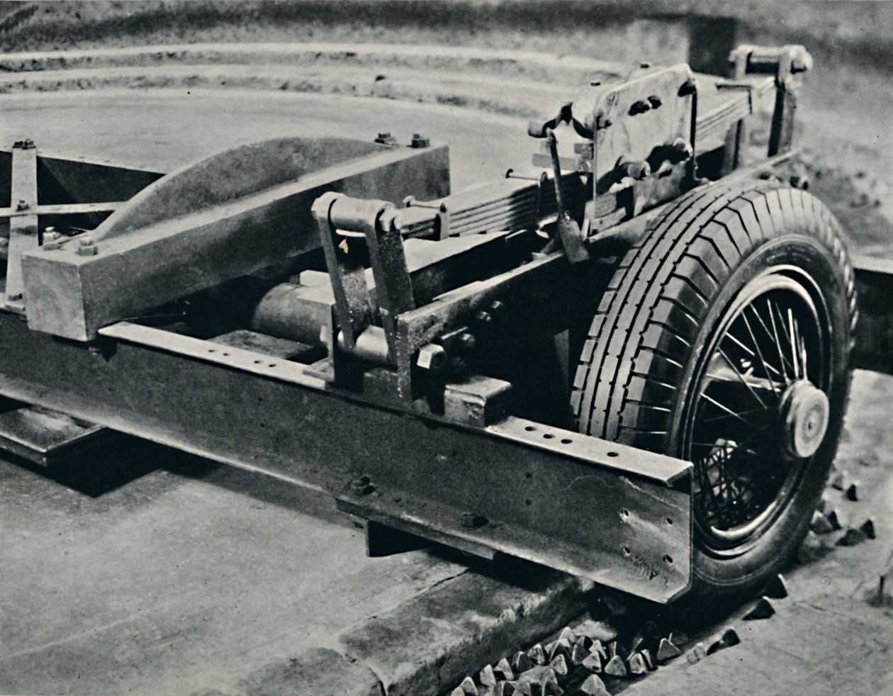 Egy roadster gumiabroncs tesztelés alatt, 1937 alkotó: Unbekannt