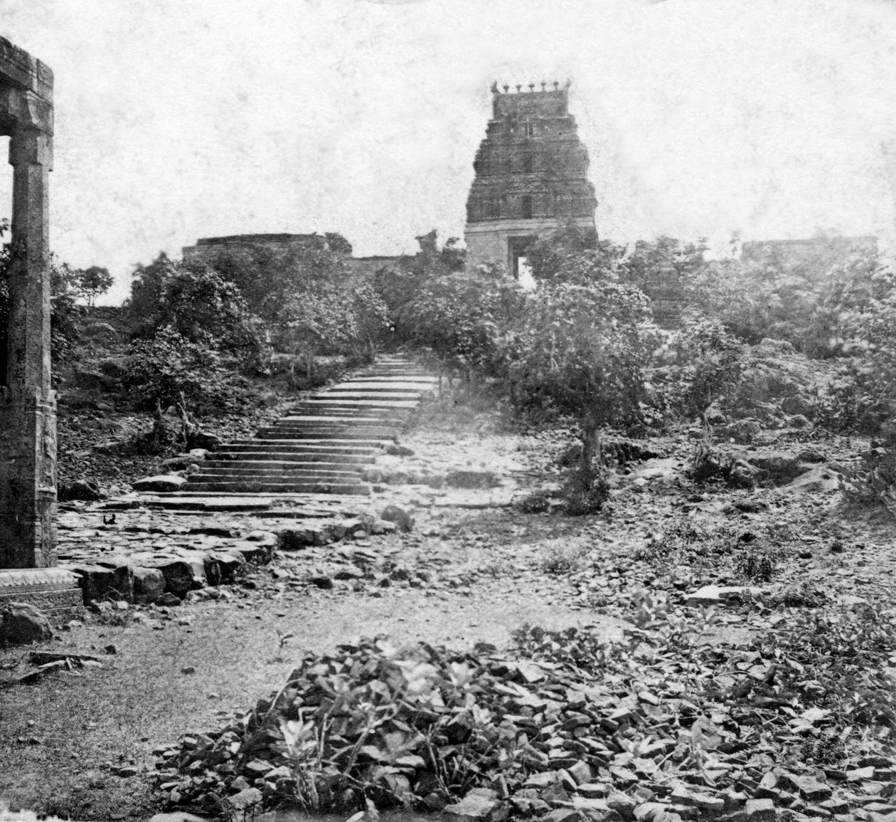 Egy romos templom Madras közelében, Indiában, 1874 alkotó: Unbekannt
