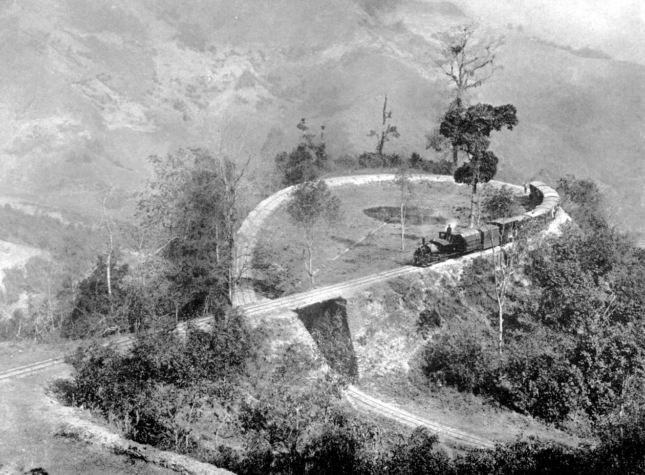 Egyetlen hurok a Darjeeling Himalayan Railway-n, India, 1910 alkotó: Unbekannt