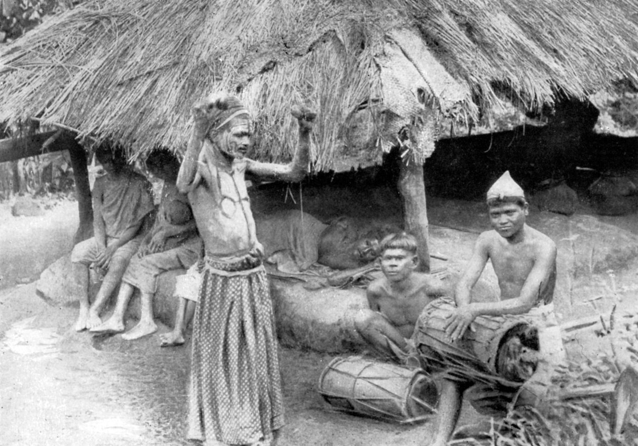 Egy varázsló, aki lelket lövell ki egy beteg emberből Dél-Indiában, 1926 alkotó: Unbekannt