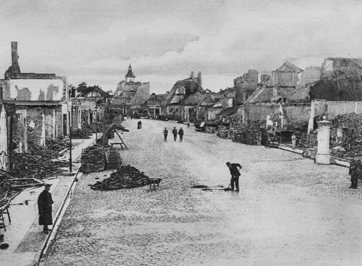 Egy utca Ortelsburgban, Kelet-Poroszországban, I. világháború, 1915. augusztus alkotó: Unbekannt