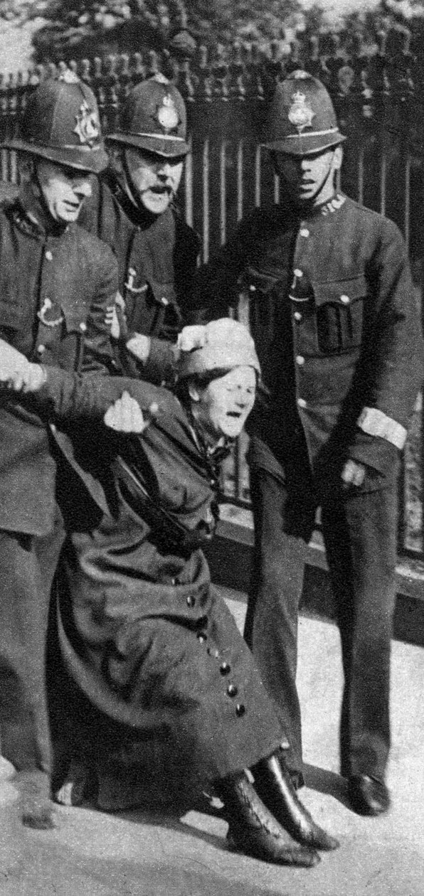 Egy szüfrazsettet letartóztatnak, 1910-es évek 1935 alkotó: Unbekannt