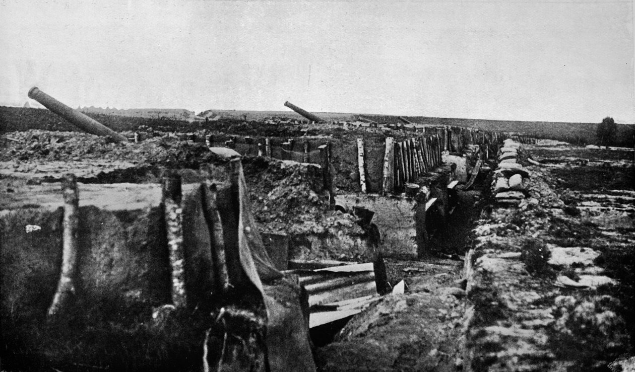 Elhagyott brit lövészárkok és fegyverek Maubeuge-ban, 1914 alkotó: Unbekannt