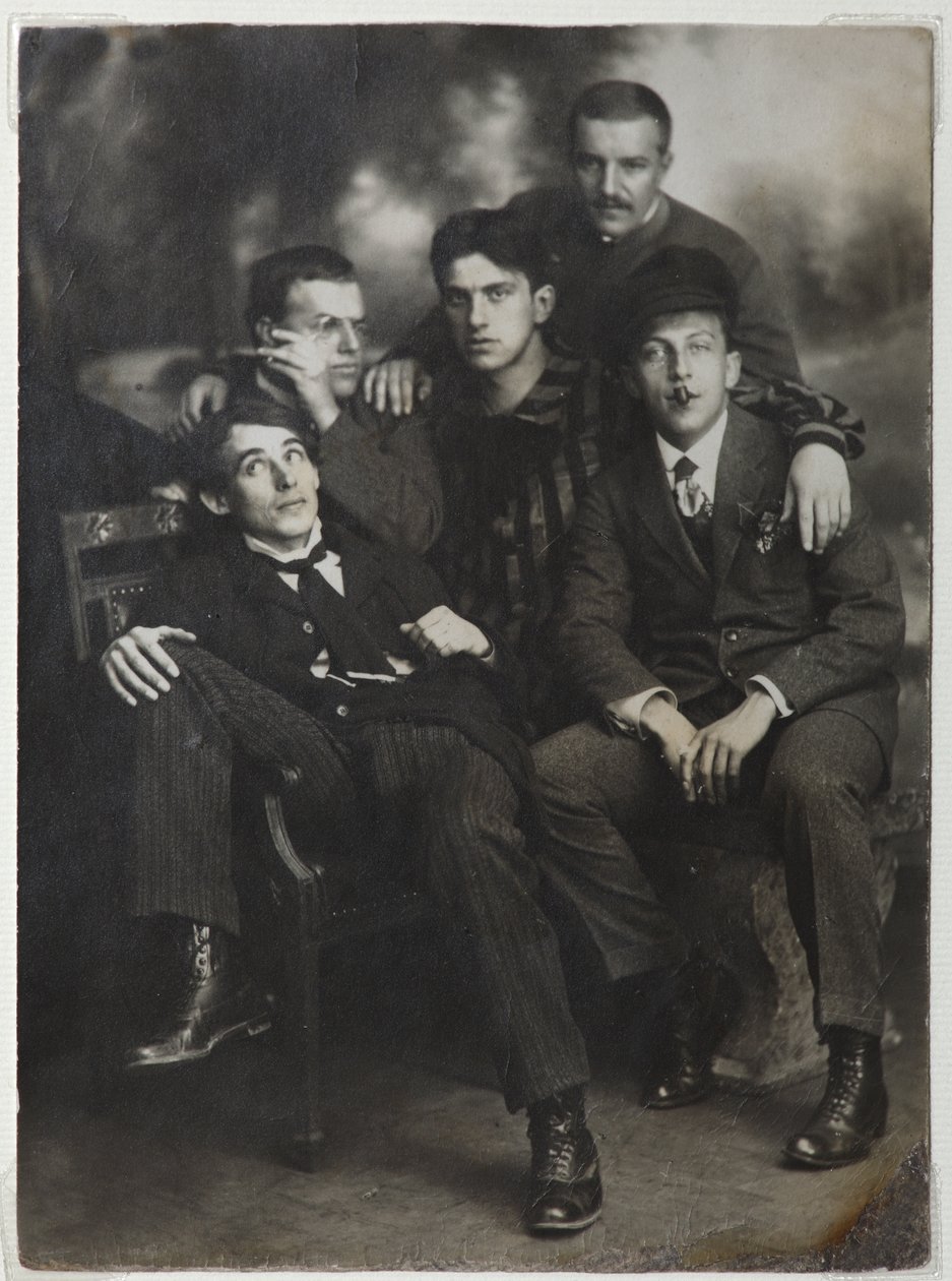 Alexey Kruchenykh, David Burlyuk, Vladimir Majakovsky, Nikolai Burlyuk és Benedict Livshits, 1913. alkotó: Unbekannt