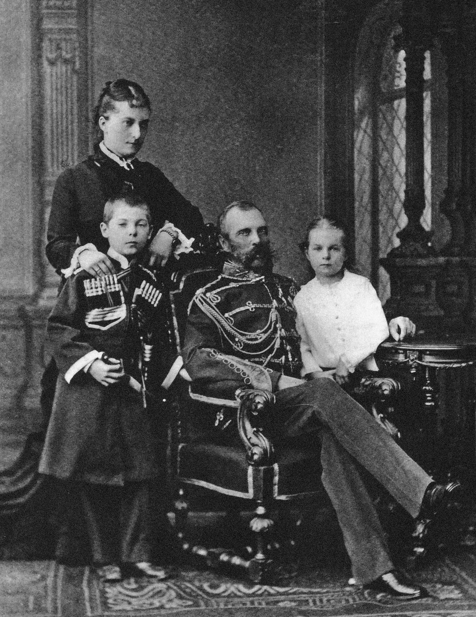 II. Sándor orosz és Jekatyerina Mihajlovna Jurjevszkaja hercegnő gyermekeivel, c. 1880. alkotó: Unbekannt