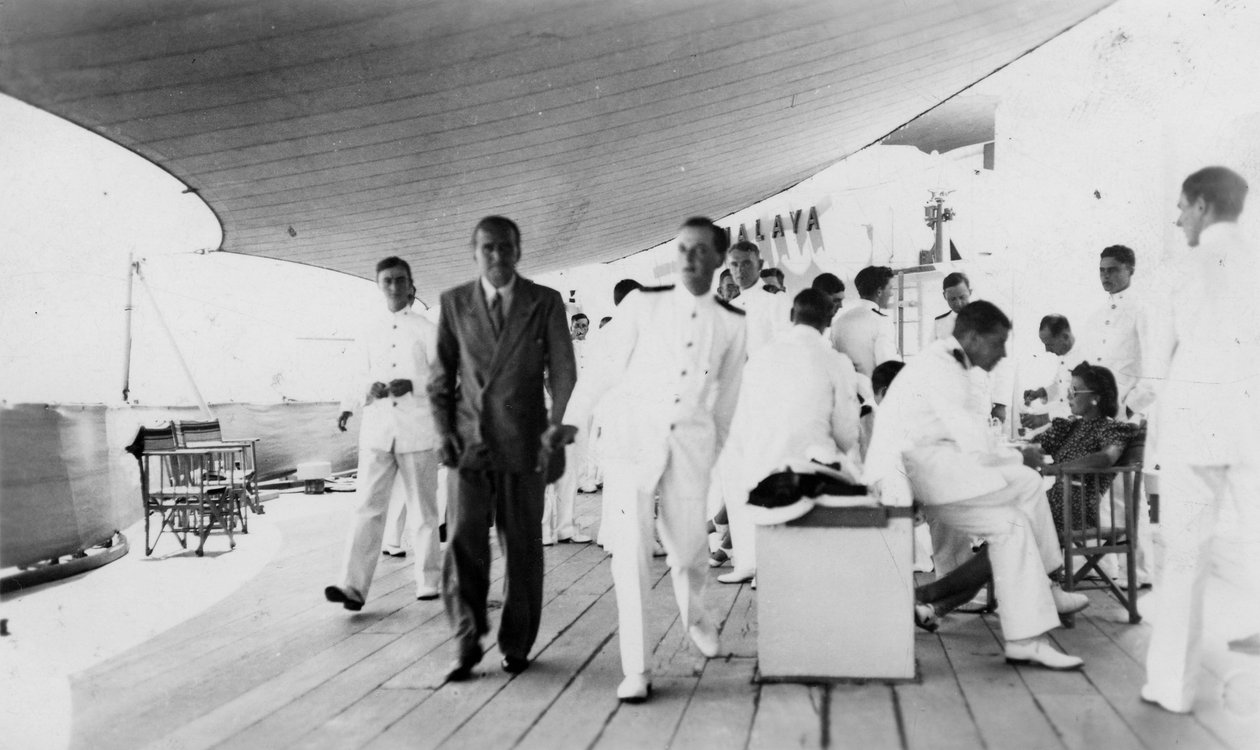 Amerikai színész és filmrendező, Douglas Fairbanks, Sr a HMS Malaya fedélzetén, Velence, Olaszország 1938 alkotó: Unbekannt