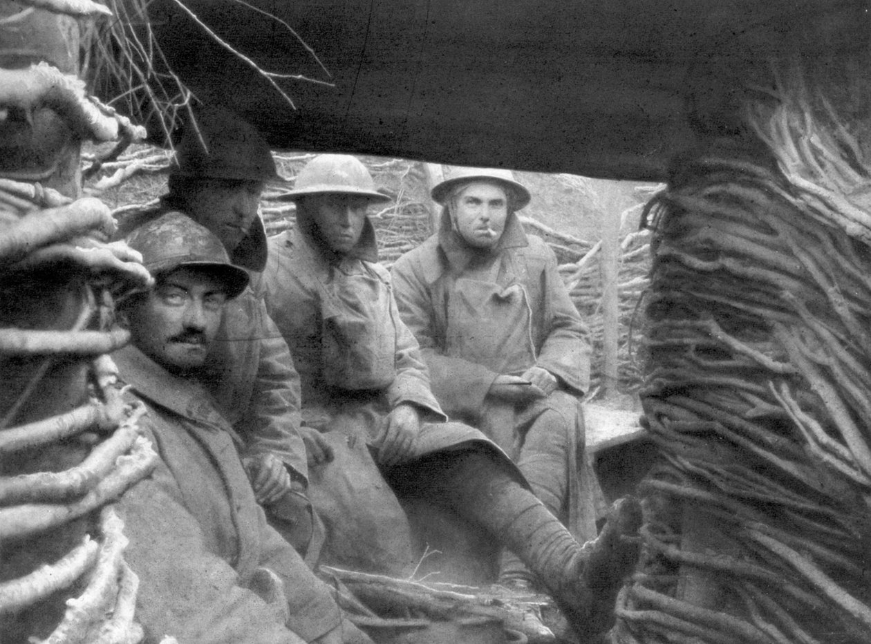 Amerikai és francia csapatok egy lövészárokban a fronton, 1917-1918 alkotó: Unbekannt