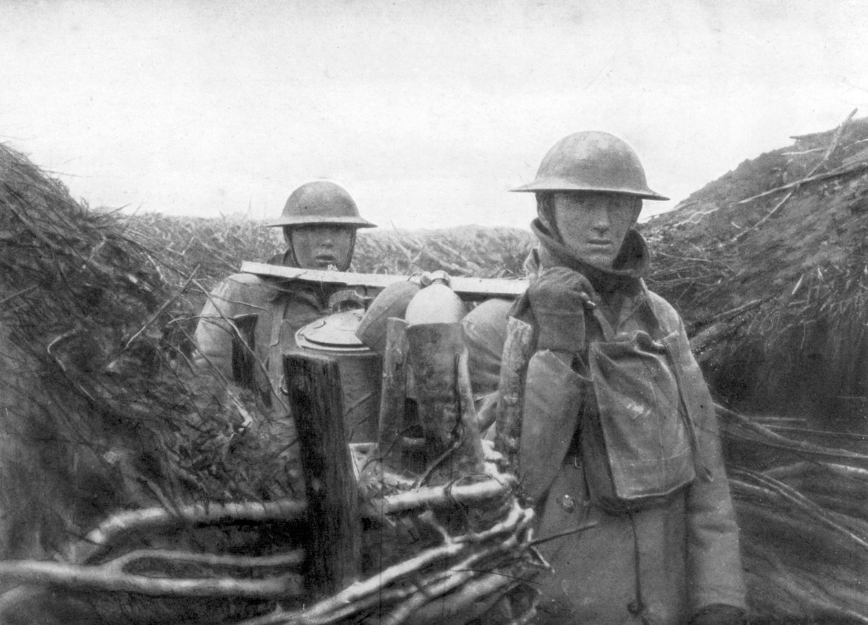 Amerikai csapatok a fronton levest szállítottak bajtársaiknak, 1917-1918 alkotó: Unbekannt
