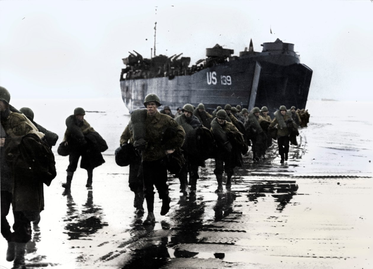 Amerikai csapatok szállnak ki Normandia homokjára, 1944 alkotó: Unbekannt