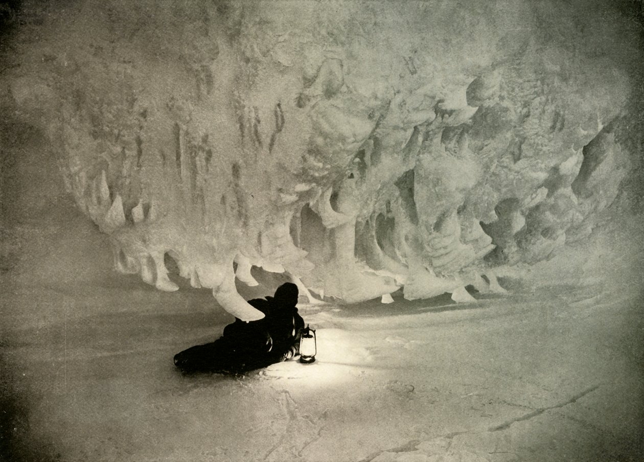 Jégbarlang télen, c1908, 1909. alkotó: Unbekannt