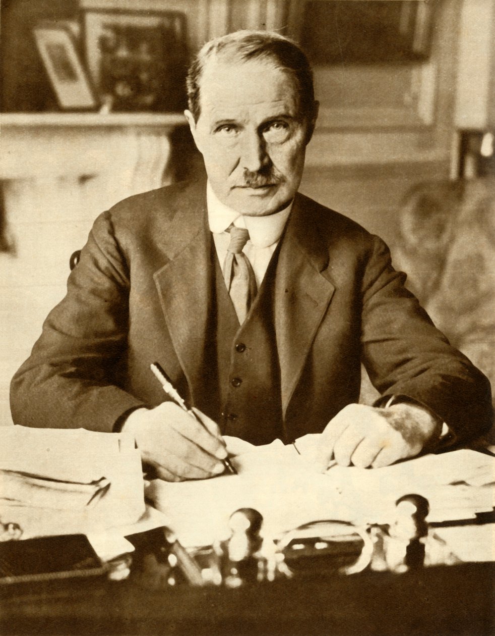 Andrew Bonar Law, 1922, 1935. alkotó: Unbekannt