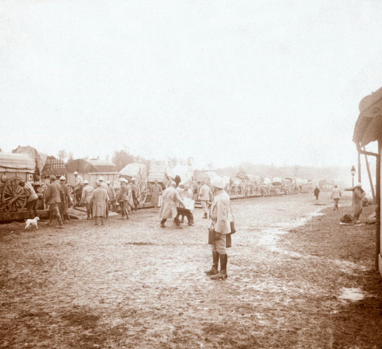 Érkezés az észak-franciaországi Revigny-be, 1914-c1918 között alkotó: Unbekannt