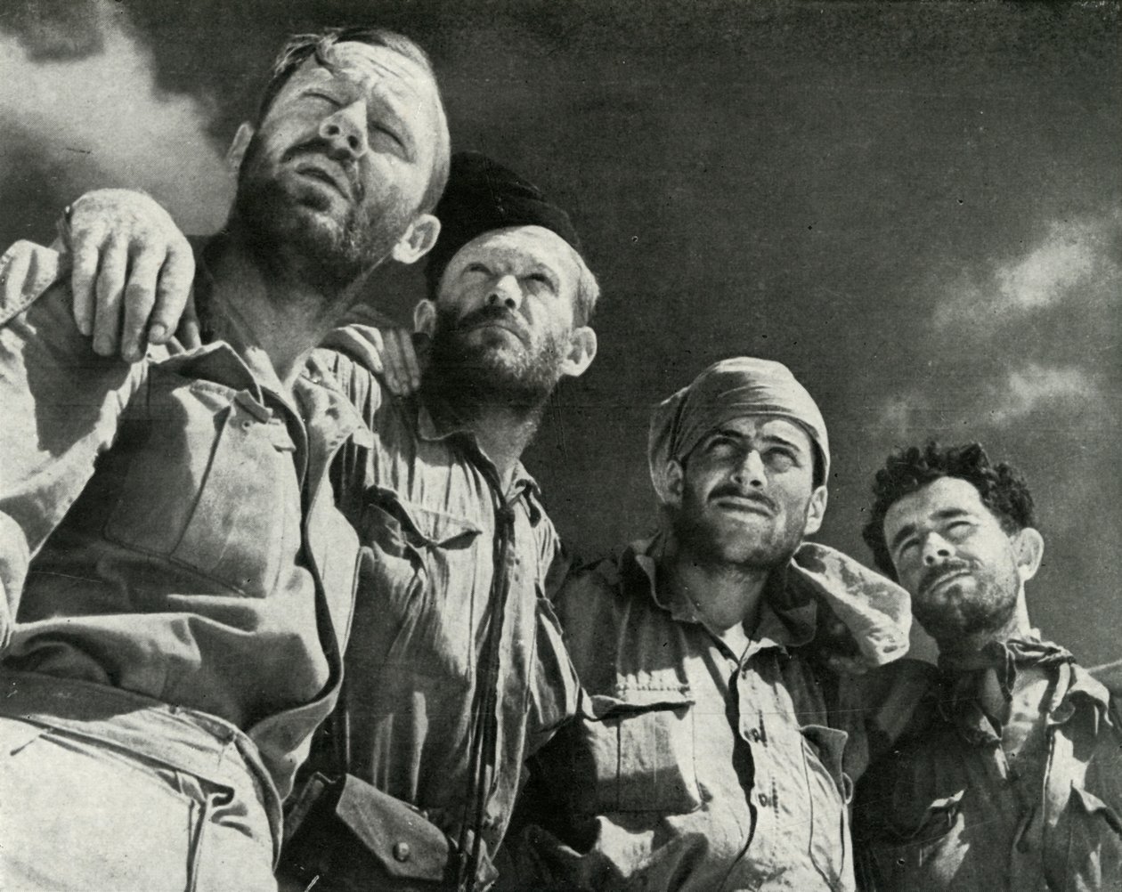Miközben a németek Alamein felé nyomultak, ez a négy férfi besétált a brit vonalba, 1942-1943, 1945 alkotó: Unbekannt
