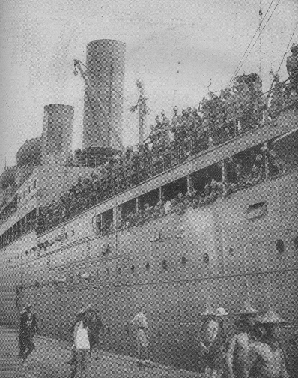 Szingapúrba indiai csapatok érkeznek, hogy részt vegyenek a nagy erőd-kikötő védelmében., 1941. alkotó: Unbekannt