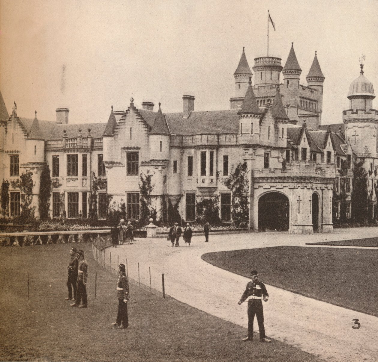 Balmoral kastély, Őfelségeik felvidéki otthona, c1916, 1935 alkotó: Unbekannt