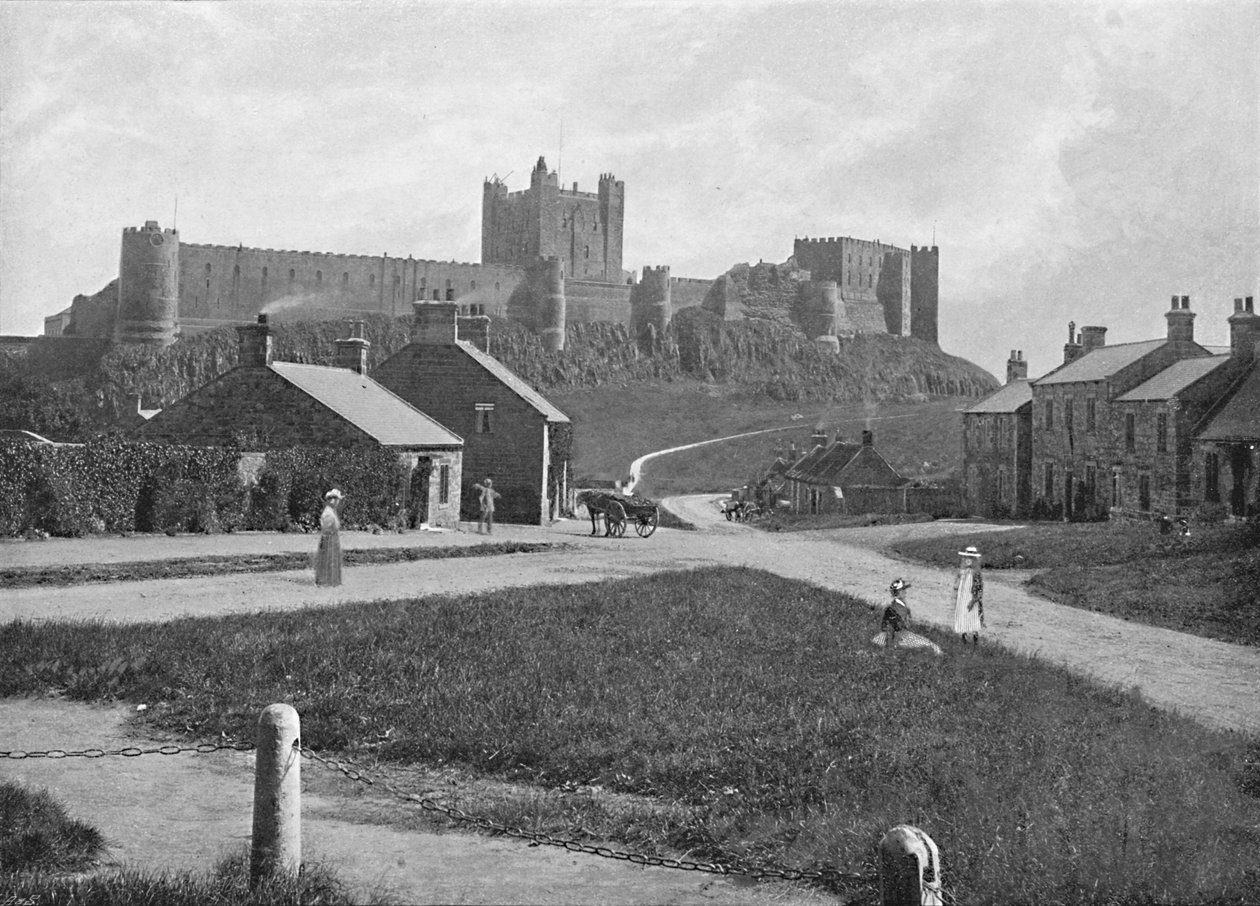 Bamborough kastély, a faluból, 1896 alkotó: Unbekannt