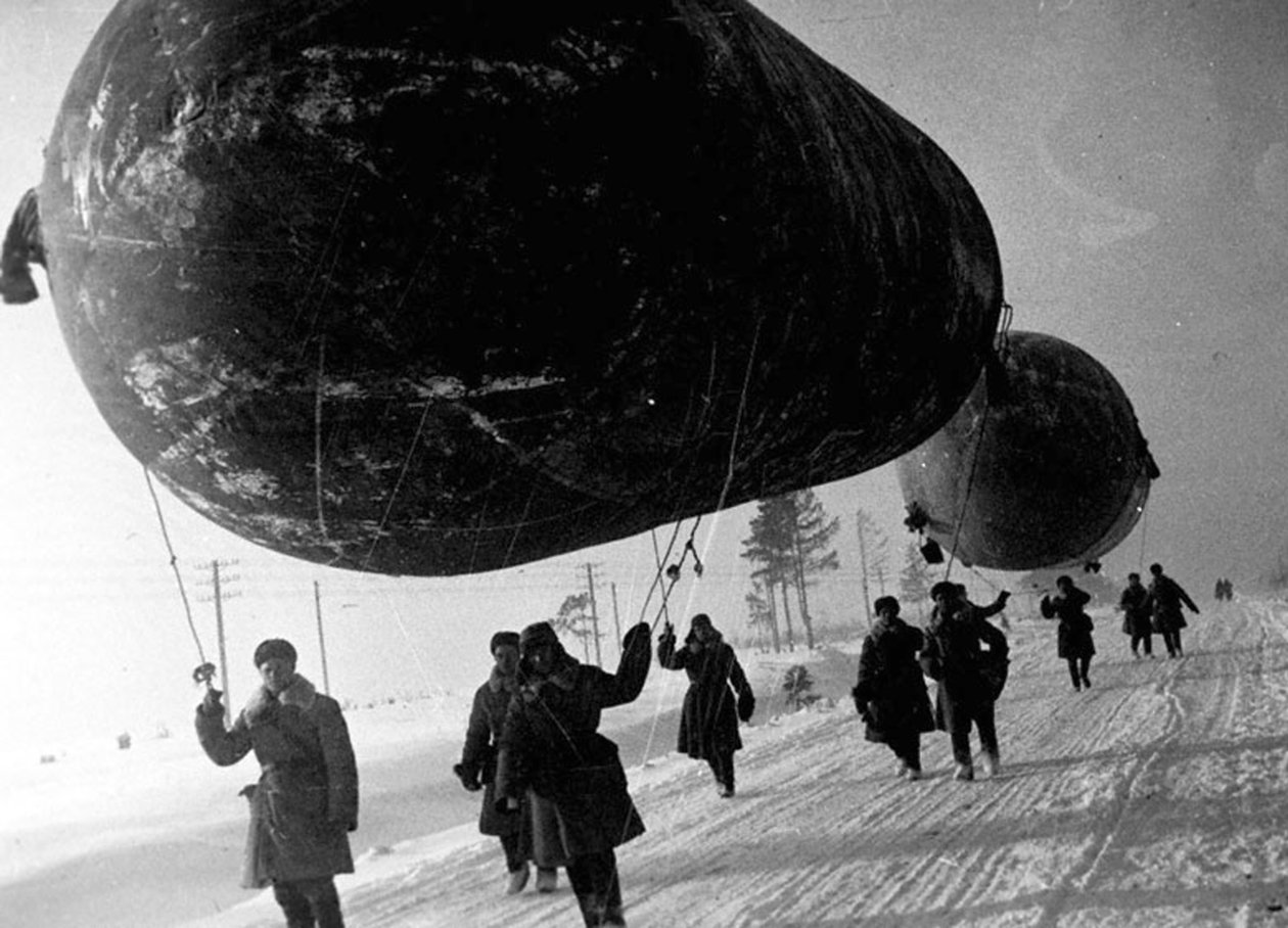 Vízlépcső léggömbök Moszkva közelében, Szovjetunió, II. világháború, 1941 alkotó: Unbekannt