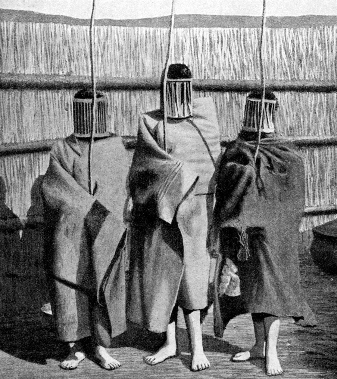 Basuto lány menyasszony a felnőtt törzsi társadalomba való beavatás időszakában, Lesotho, 1922 alkotó: Unbekannt