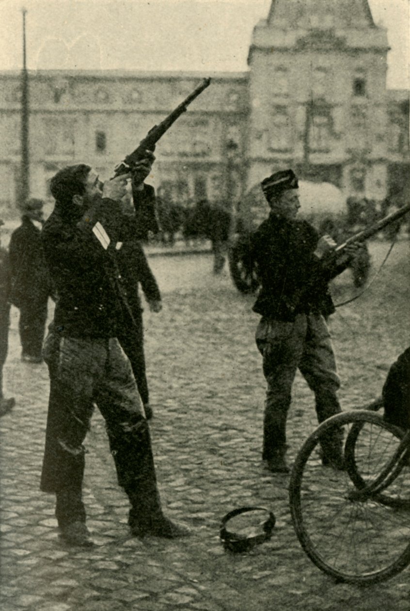 Belga katonai kerékpárosok lövöldöznek egy német repülőgépre, első világháború, 1914-1918, c1920. alkotó: Unbekannt