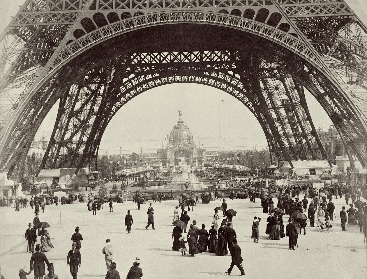 Az Eiffel-torony alatt, Párizs, 1889 alkotó: Unbekannt
