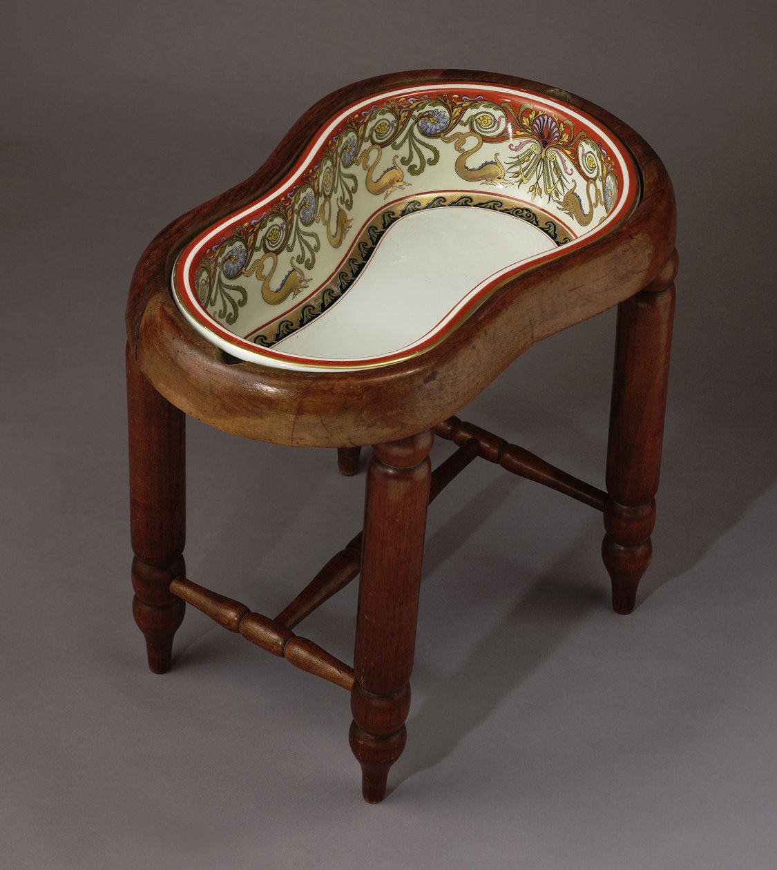 Bajor Erzsébet bidé Carl Knoll Porcelángyár, Carlsbad, 1887-1890 alkotó: Unbekannt