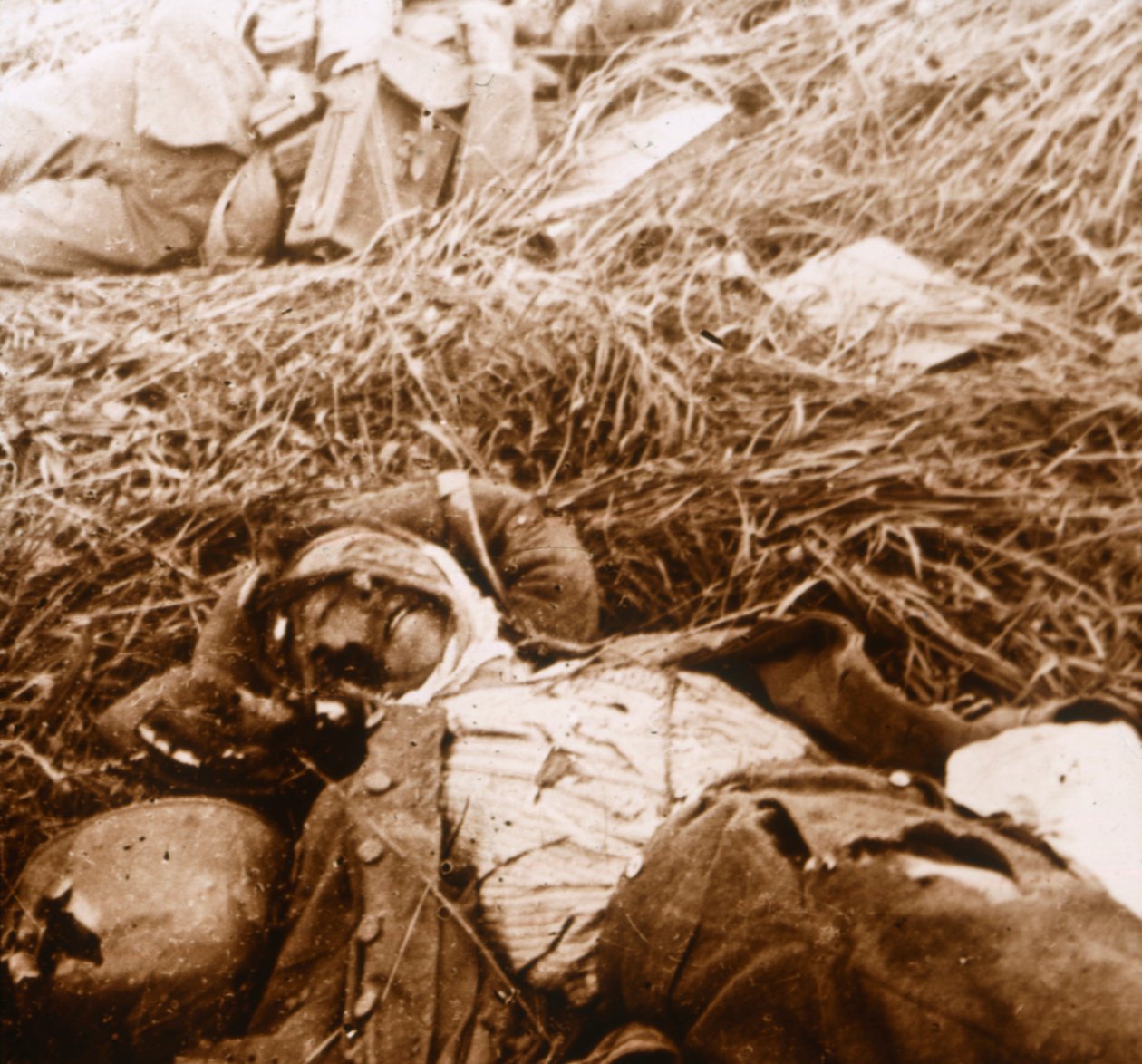 Bodies, Craonne, Észak-Franciaország, c1914-c1918 alkotó: Unbekannt