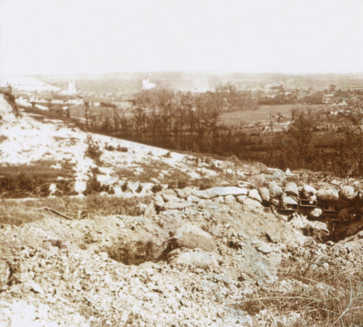 Bombázás, Ablain-Saint-Nazaire, Észak-Franciaország, c1914-c1918 alkotó: Unbekannt