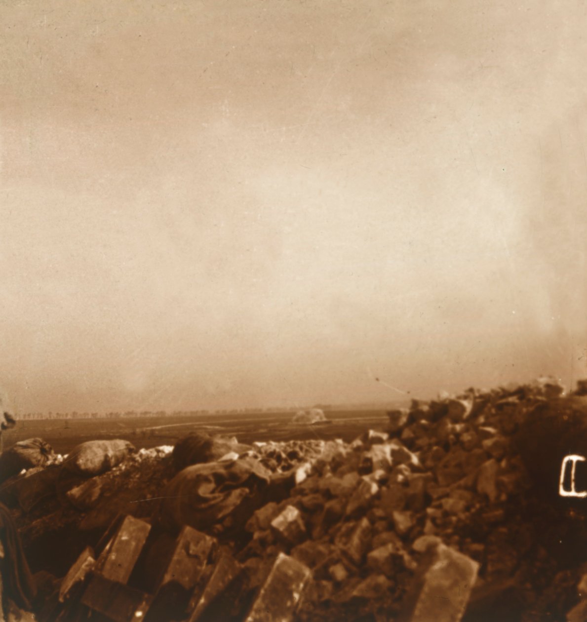 Bombázás, c1914-c1918 alkotó: Unbekannt