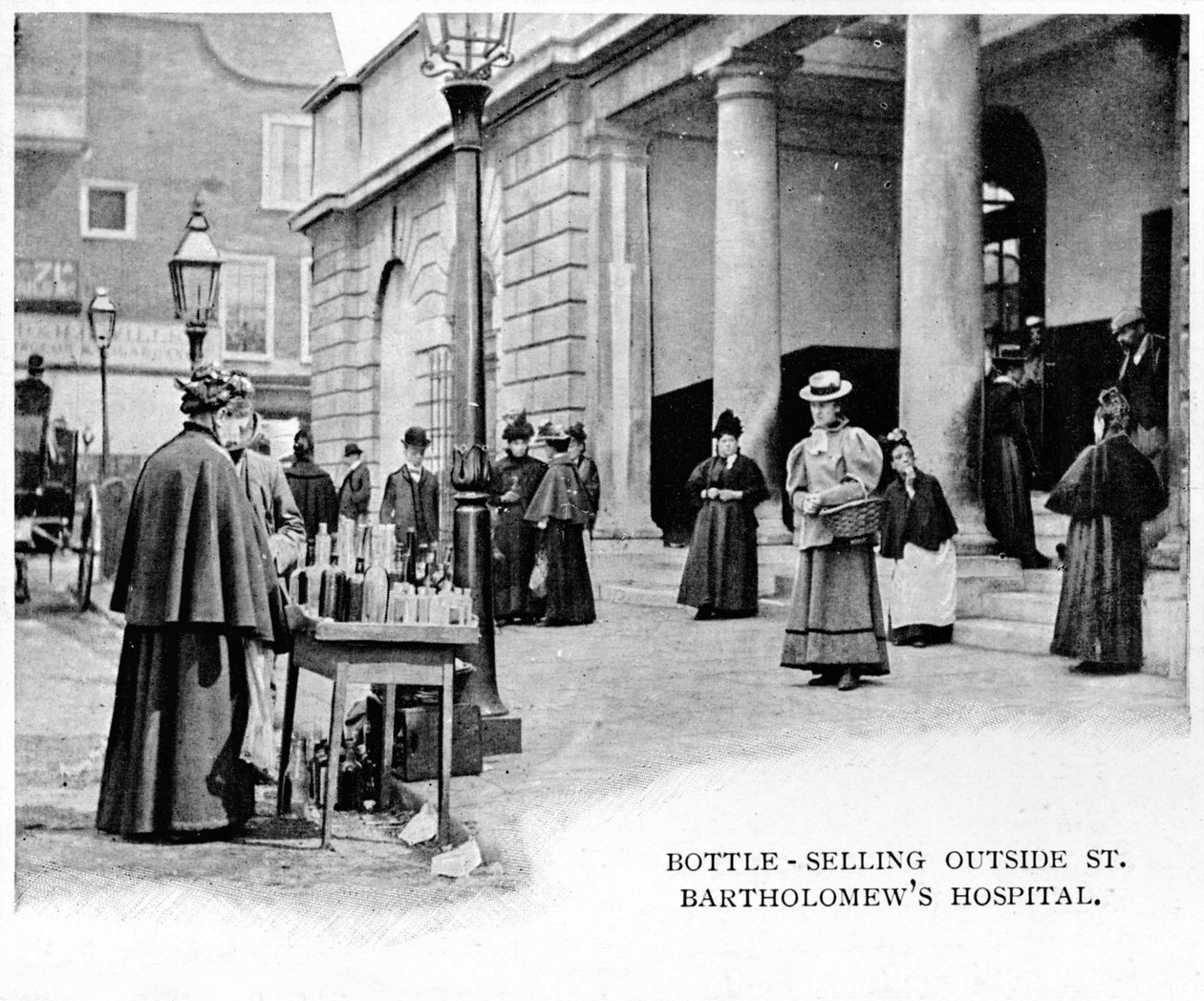 Palackárusítás a St Bartholomews Kórházon kívül, London, 1903 1903 alkotó: Unbekannt