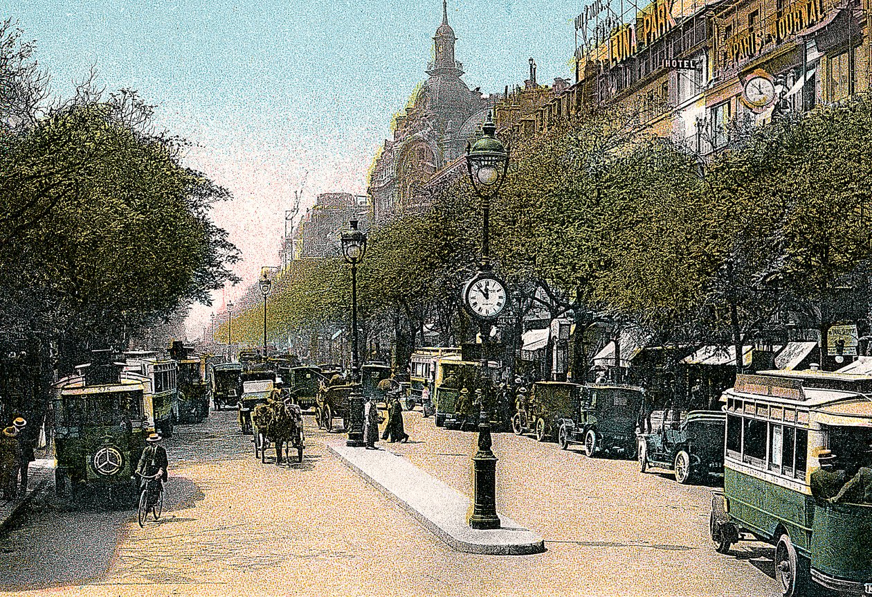 Boulevard des Italiens, Párizs, autókkal és motorbuszokkal az utcán, c1900 alkotó: Unbekannt