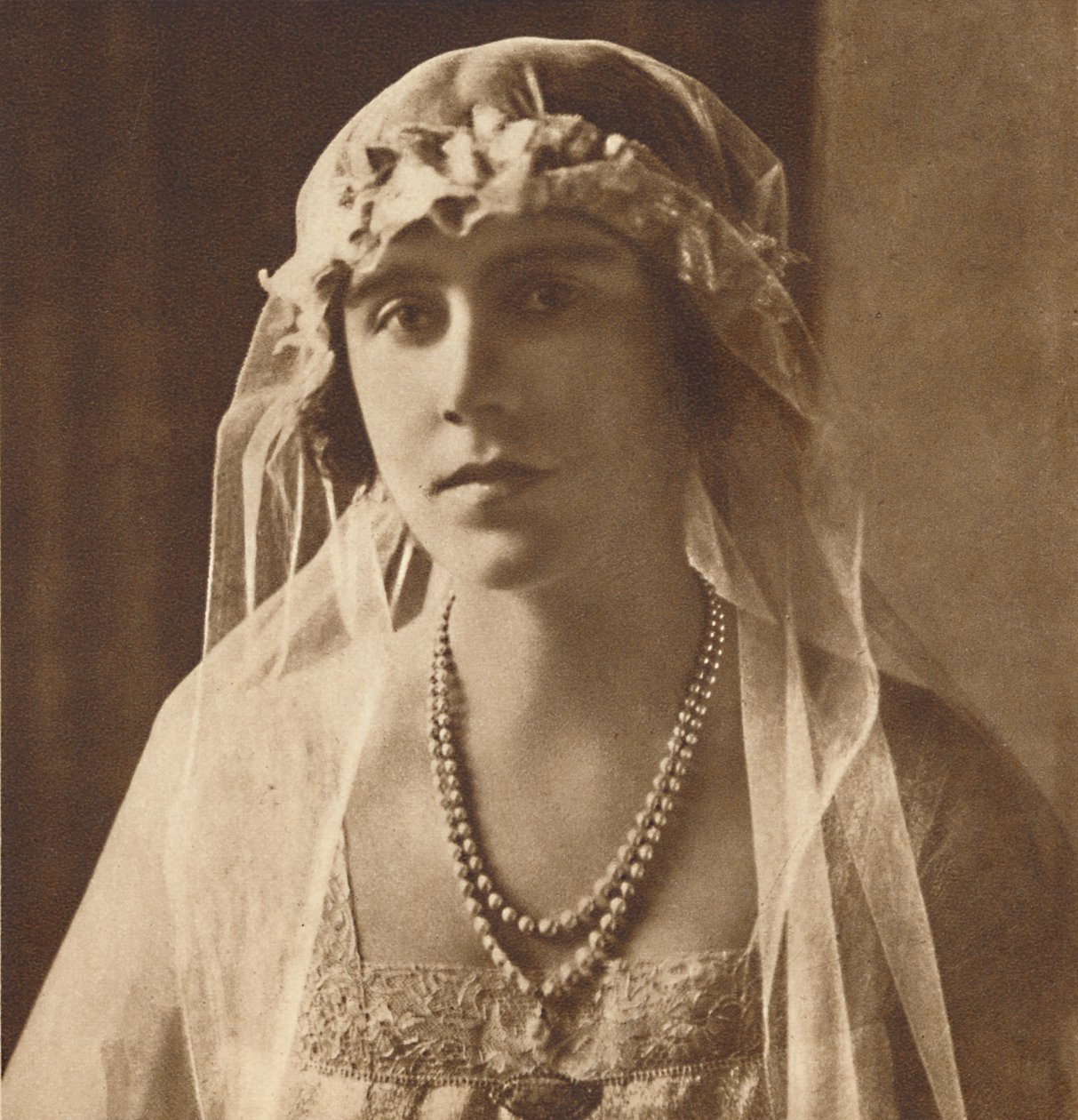 Koszorúslány Mary hercegnő és Lascelles vikomt esküvőjén, 1922, 1937 alkotó: Unbekannt