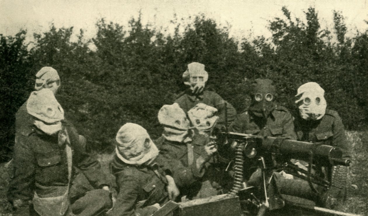...Gázálarcot viselő brit géppuskarészleg, első világháború, 1914-1918, c1920. alkotó: Unbekannt