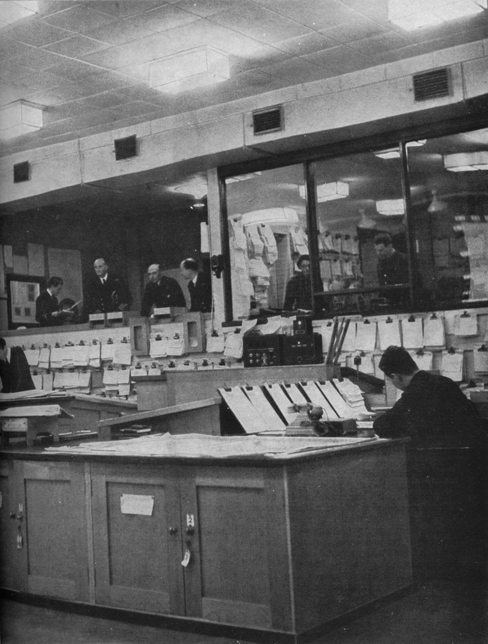 A brit haditengerészet és légierő tisztjei a területi kombinált parancsnokságon, 1940 1943 alkotó: Unbekannt
