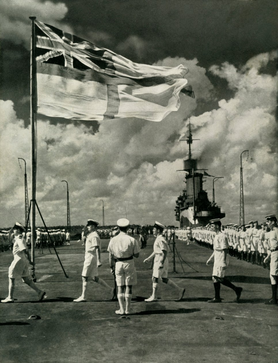 Brit tengerészek egy repülőgép-hordozó fedélzetén, második világháború, 1943. alkotó: Unbekannt