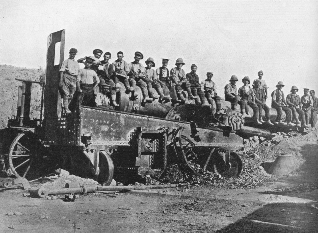 Brit katonák egy összetört török fegyveren, 1915 alkotó: Unbekannt