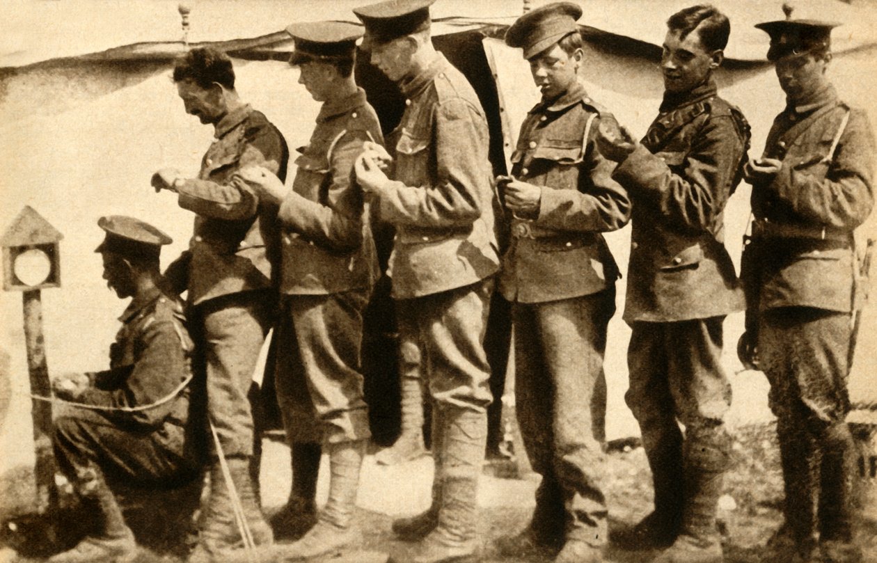 Brit katonák szinkronizálják óráikat a fronton, Első világháború, 1914-1918, 1933. alkotó: Unbekannt