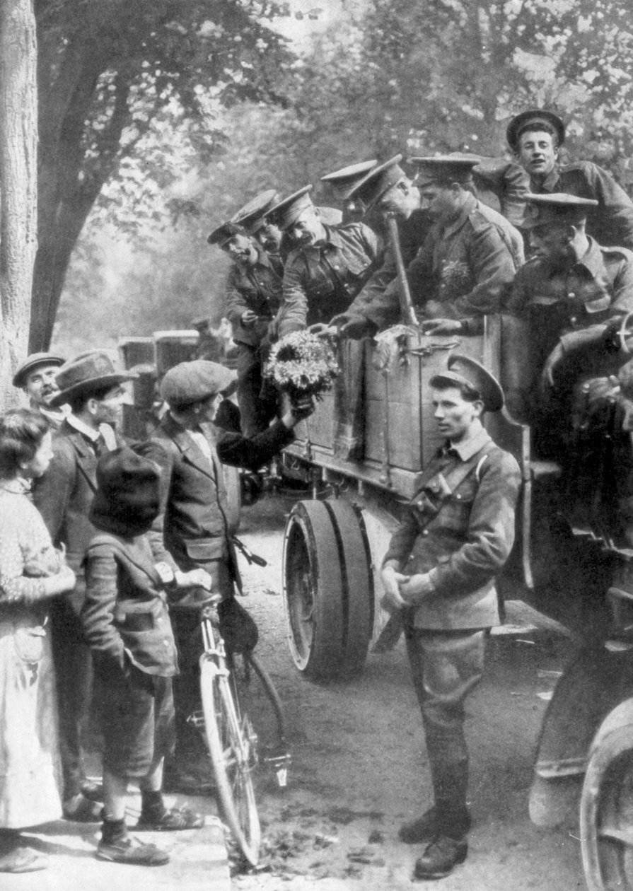 Brit csapatok a front felé, Franciaország, 1914 alkotó: Unbekannt