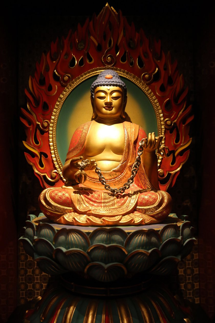 Buddha Tooth ereklye templom a kínai negyedben. Buddha szobor, 20160818, Szingapúr, Szingapúr alkotó: Unbekannt