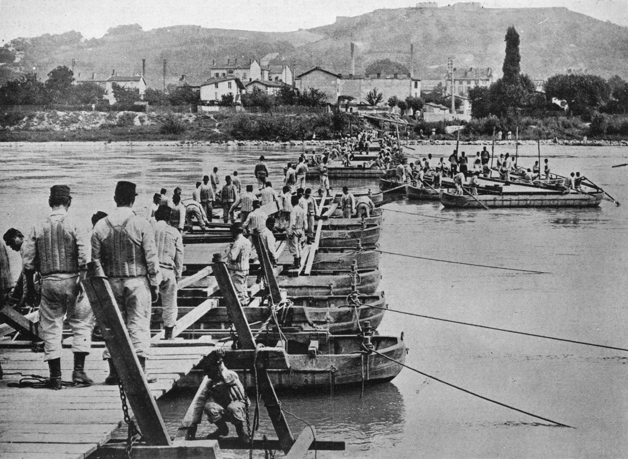Pontonhíd építése egy francia patak felett, 1915 alkotó: Unbekannt