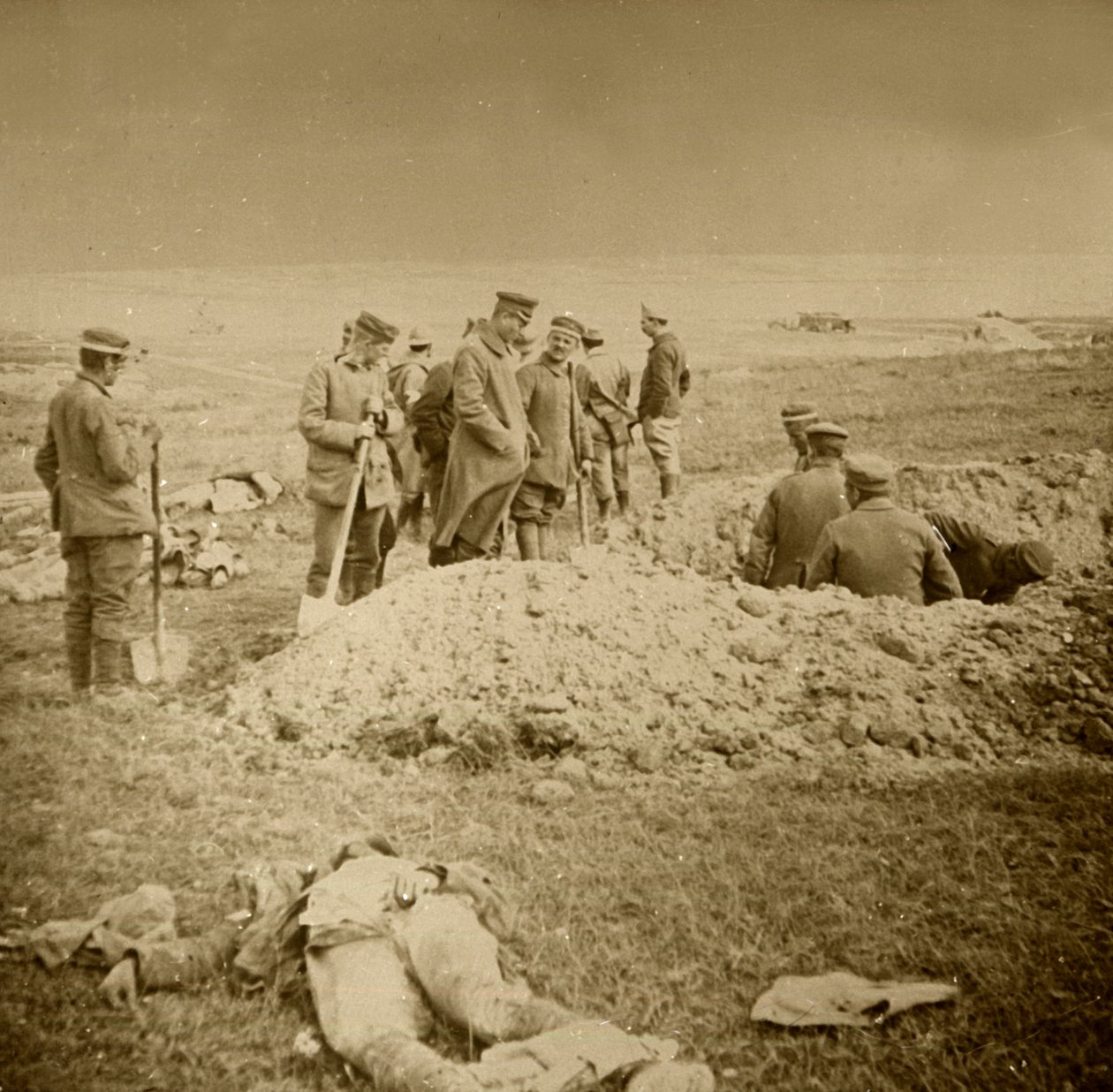 Holttestek temetése, Sainte-Marie-à-Py, Észak-Franciaország, c1914-c1918. alkotó: Unbekannt